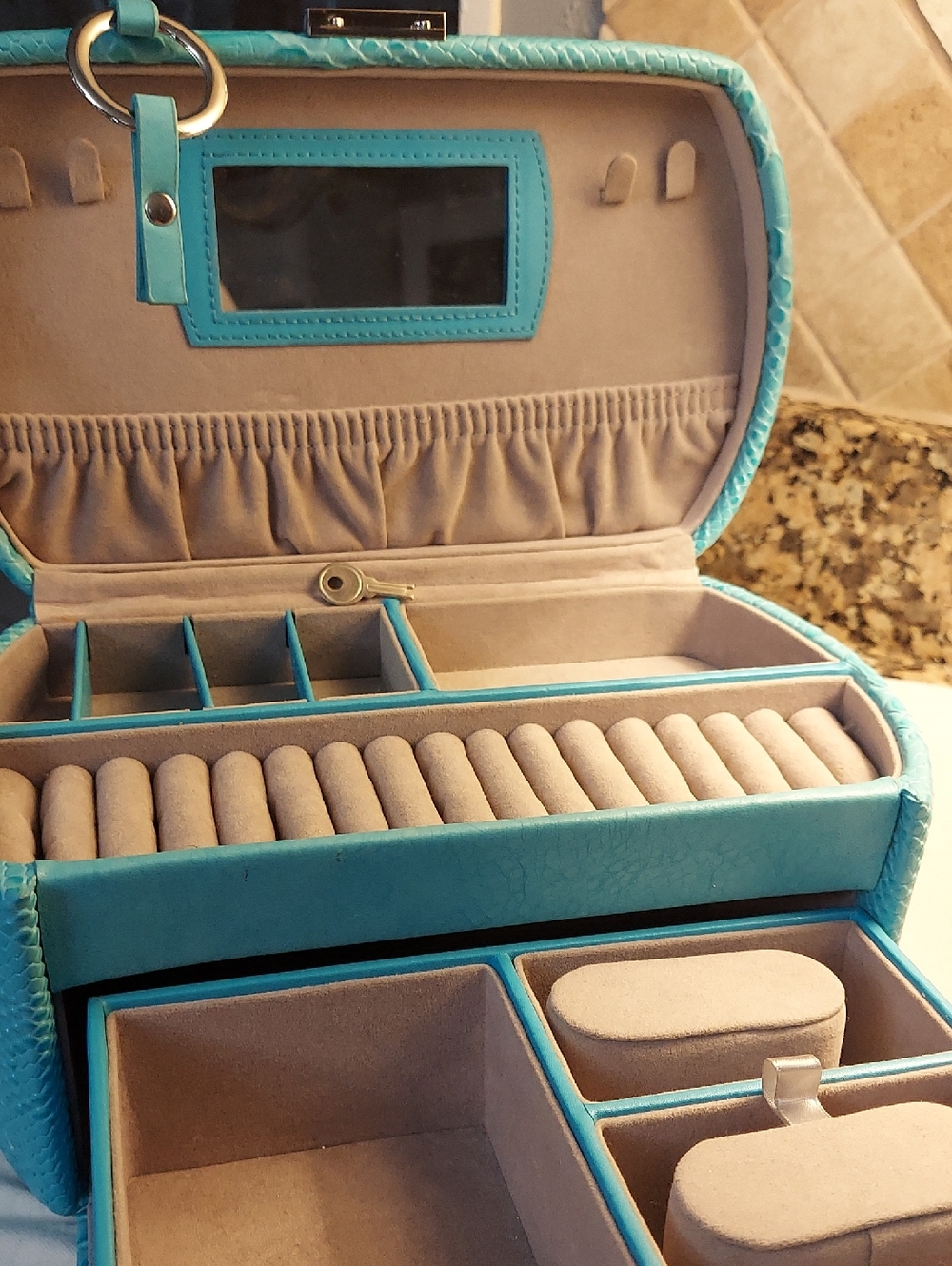Tuscan Design Jewelery Box